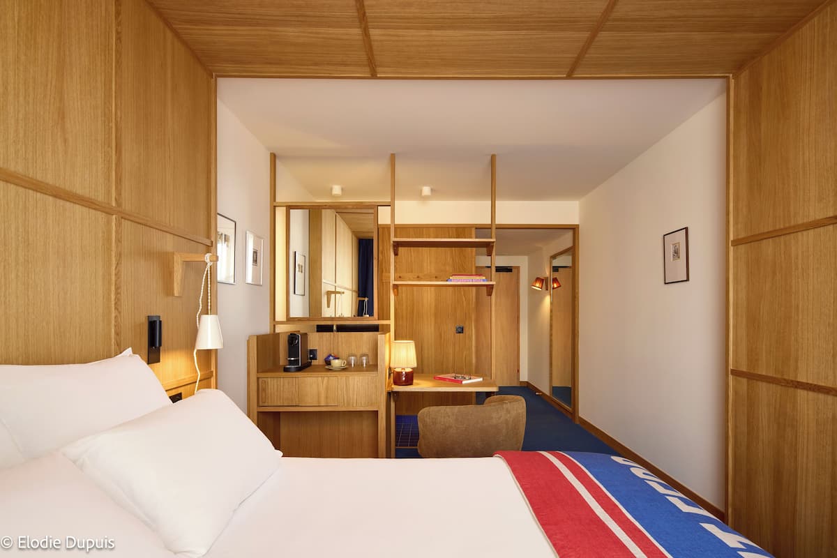 Superior-Zimmer | Hochwertige Bettwaren, Zimmersafe, Schreibtisch