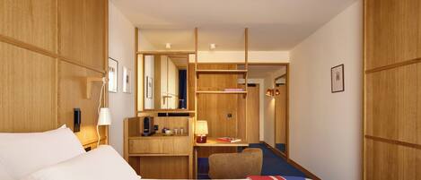 Premium bedding, in-room safe, desk, laptop workspace