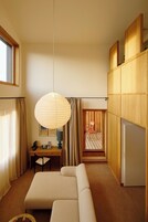 Signature Room, Terrace | Premium bedding, in-room safe, desk, laptop workspace