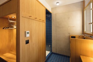 Superior Room | Bathroom | Hair dryer, bathrobes, towels, soap - GRAND MESS Clermont-Ferrand (Clermont-Ferrand)