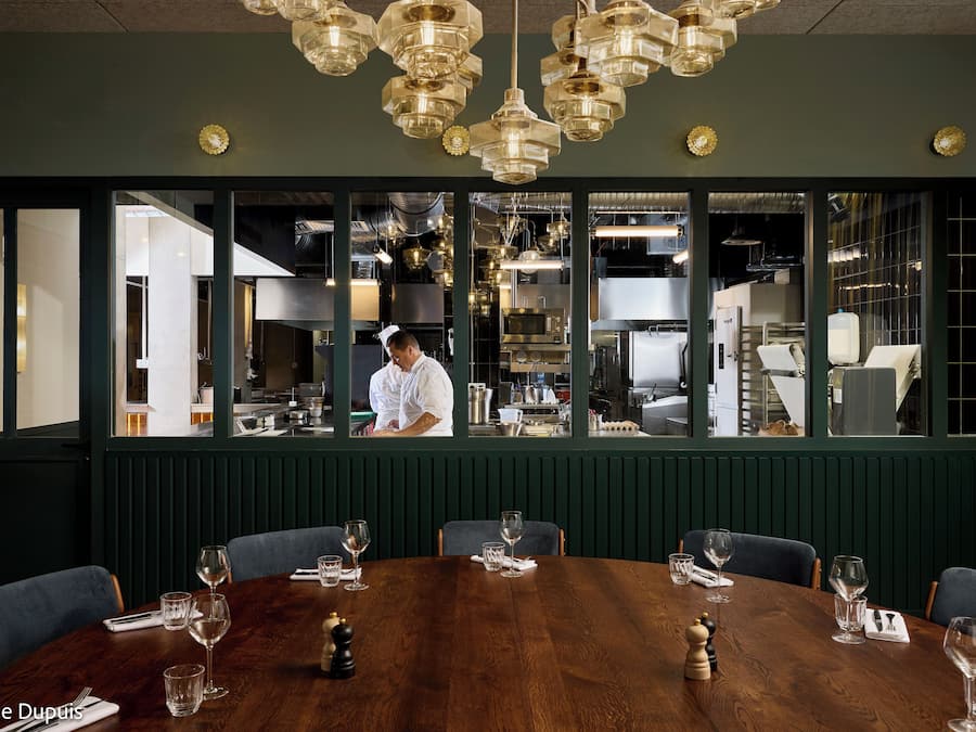 2 restaurants, breakfast, lunch, dinner served; French cuisine