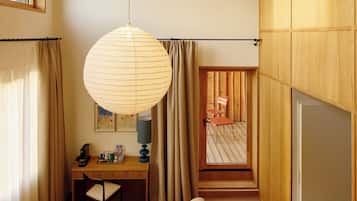 Signature Room, Terrace | Premium bedding, in-room safe, desk, laptop workspace