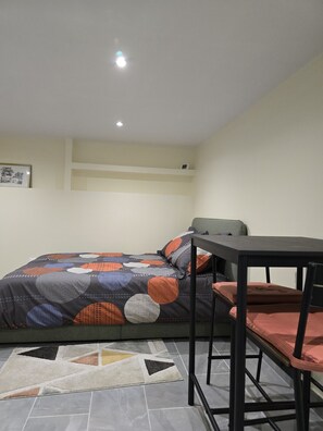 1 bedroom, iron/ironing board, WiFi, bed sheets