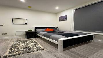 Bügeleisen/Bügelbrett, kostenloses WLAN, Bettwäsche