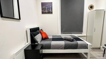 Bügeleisen/Bügelbrett, kostenloses WLAN, Bettwäsche