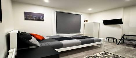 Studio | Iron/ironing board, free WiFi, bed sheets