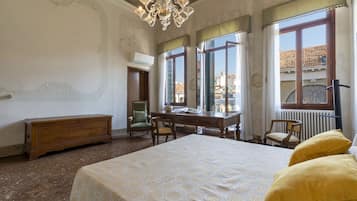 Deluxe-Apartment | Bügeleisen/Bügelbrett, Babybetten, kostenloses WLAN, Bettwäsche