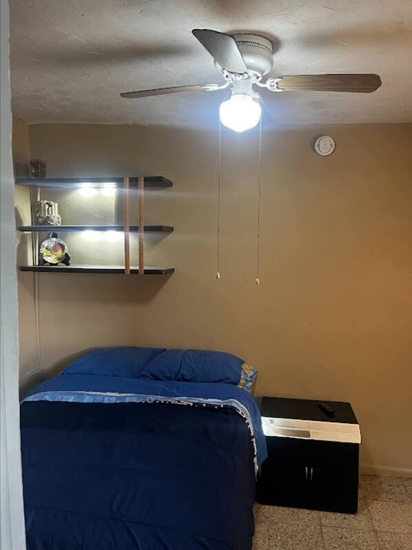 1 غرفة نوم ومكتب وواي فاي مجانًا وملاءات أسرّة