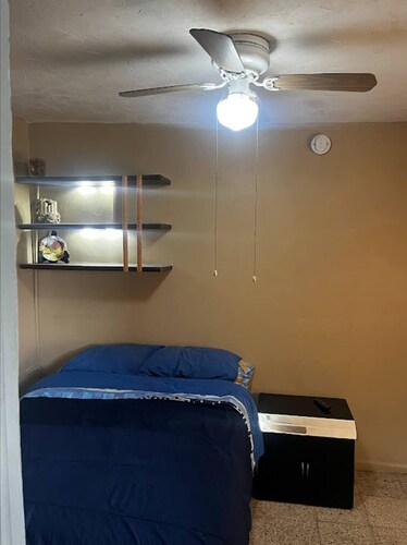 Habitación amueblada baño/entrada independiente