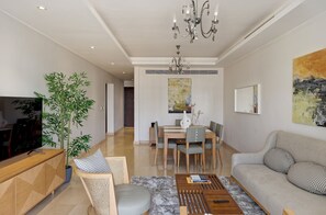 Smart TV - Vesta - Luxury Apt- 2Br - CFC (XV) (New Cairo City)