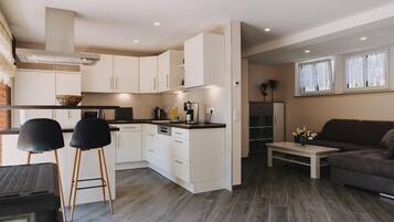 Kühlschrank, Ofen, Herdplatte, Geschirrspüler