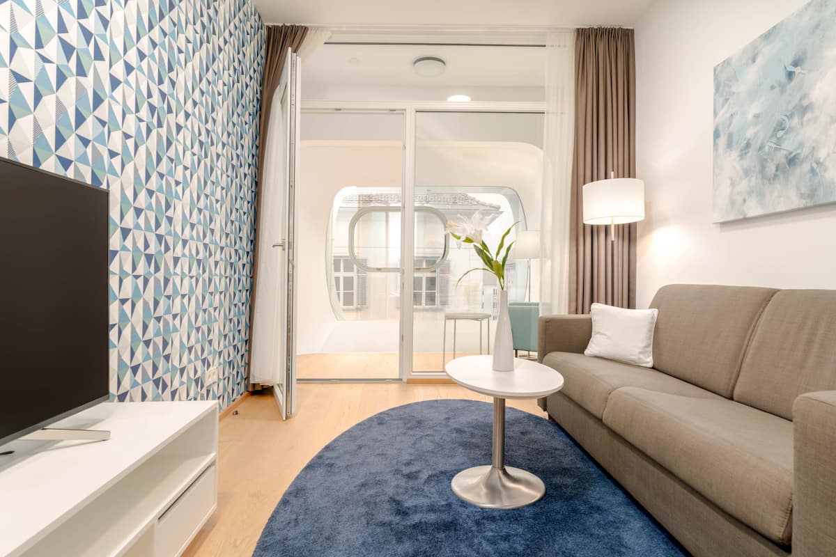 One - Bedroom Suite | Stofa | 49-tommu flatskjársjónvarp með kapalrásum