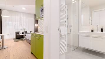 Suite | Bathroom | Eco-friendly toiletries, hair dryer, towels, soap