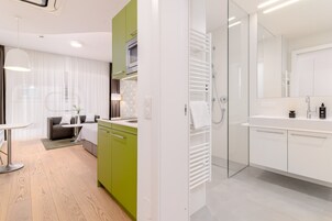 Suite | Bathroom | Eco-friendly toiletries, hair dryer, towels, soap