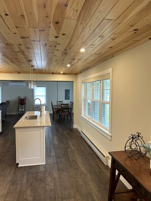 Interior - Lake Pymatuning Getaway (Andover)