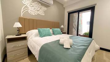 Habitación doble | Caja de seguridad en la habitación, wifi gratis y ropa de cama