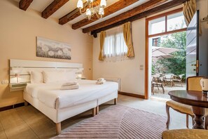 Double Room Blue Moon n. 2