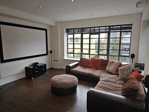Smart TV, video library