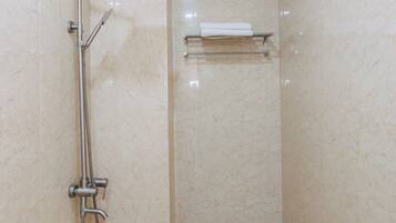Family Double Room, Non Smoking, Private Bathroom | Bathroom | Shower, free toiletries, hair dryer, slippers