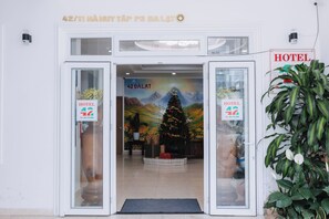 Front of property - 42 Da Lat Hotel (Da Lat)