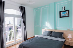 Luxury-Zimmer, Stadtblick | Individuell eingerichtet, Schreibtisch, laptopgeeigneter Arbeitsplatz