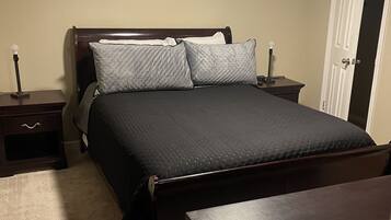 3 habitaciones, escritorio, tabla de planchar con plancha y wifi gratis