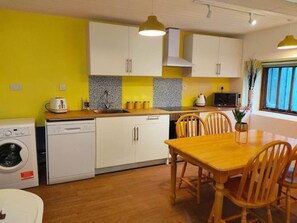 Fridge, dishwasher