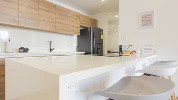 Fridge, microwave, oven, stovetop