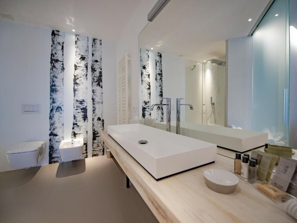 Superior-Doppelzimmer, Gartenblick (San Vicino) | Badezimmer | Dusche, Regendusche, Haartrockner, Bademäntel