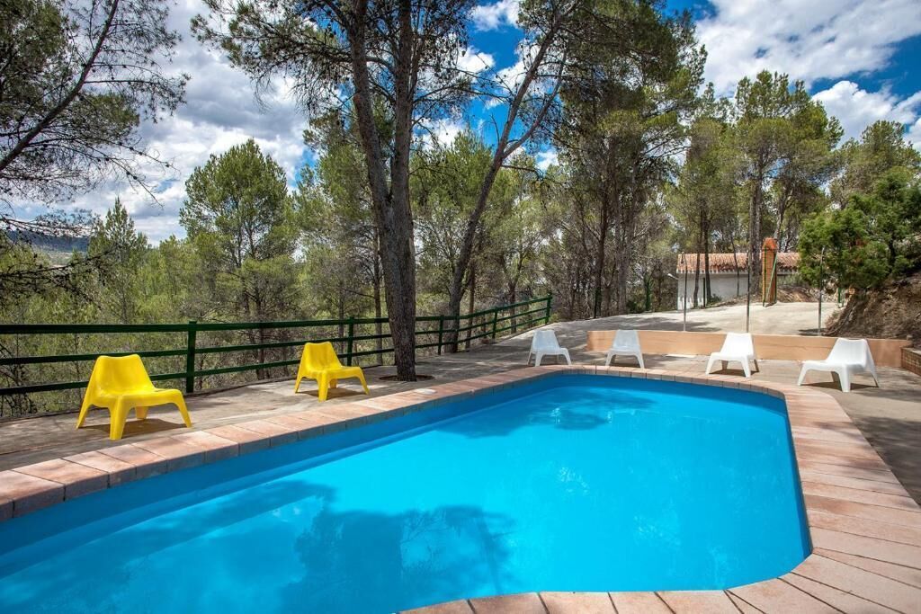 Piscine couverte, piscine extérieure (ouverte en saison)