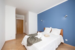 4 chambres, fer et planche Ă repasser, Wi-Fi, draps fournis