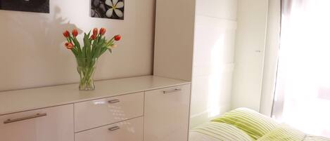 2 bedrooms, iron/ironing board, WiFi, bed sheets