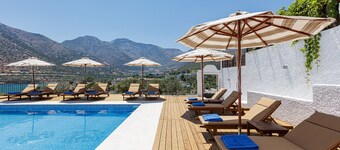 The White House of Bali, an outstanding Seaview villa, a w/private pool (14pax)