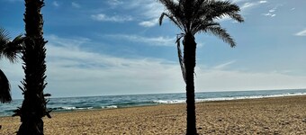 Elegante casa con vistas al mar en la playa #6