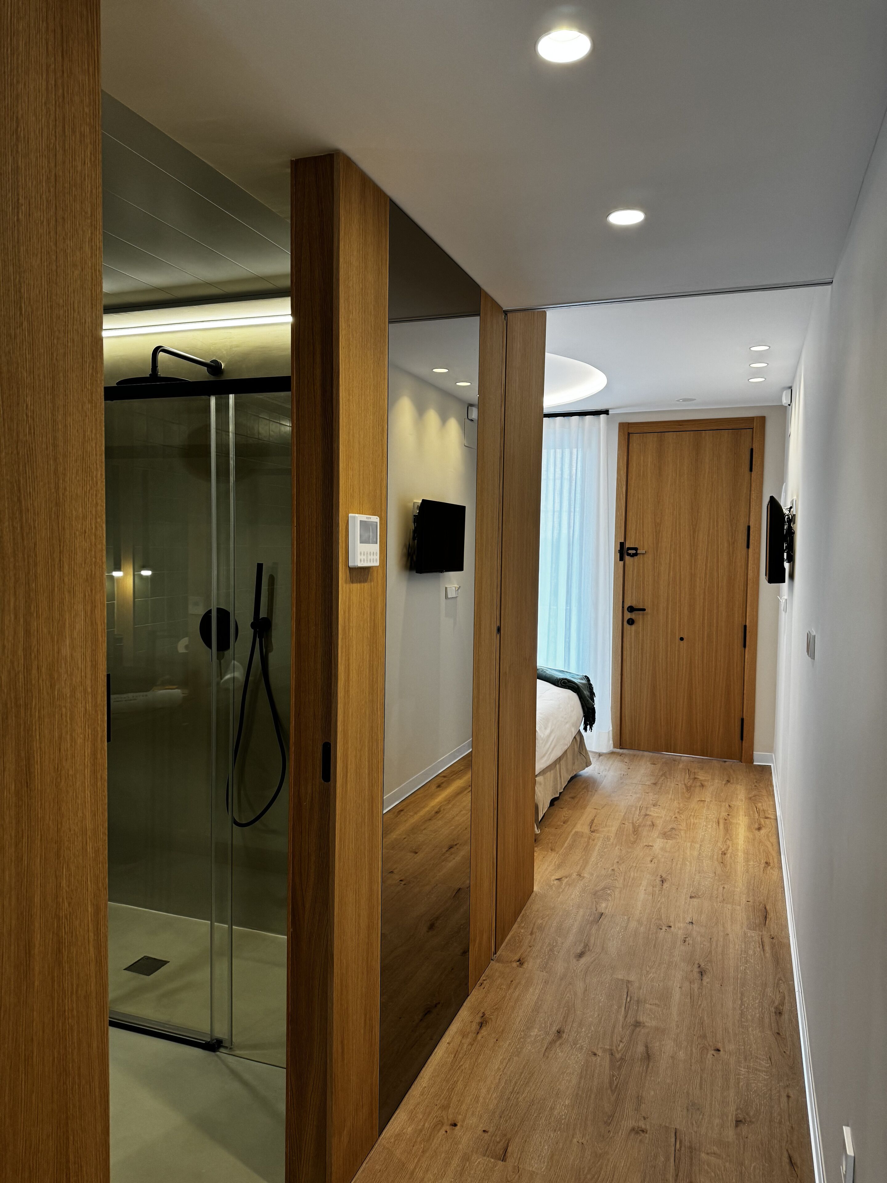 1 slaapkamer, een strijkplank/strijkijzer, reisbedje, gratis wifi