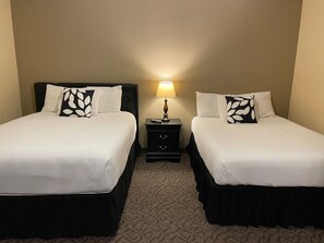 Cubrecamas, muebles diferentes, wifi gratis y ropa de cama 