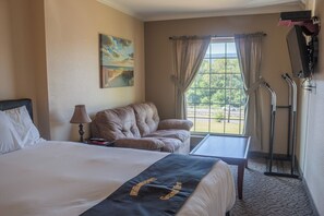 Down comforters, individually furnished, free WiFi, bed sheets - Williamsport Grandview Hotel (Linden)