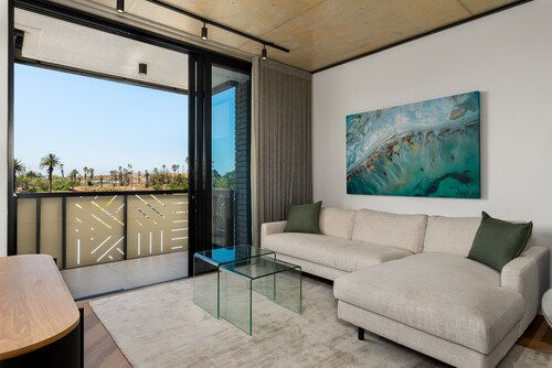 Beautiful Bridgewater One Apartment | Wifi