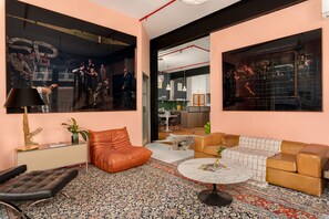 TV - Vintage Chic Apartment: Industrial-Inspired Living (Cape Town)