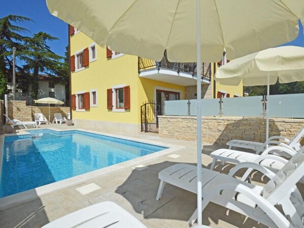Utomhuspool