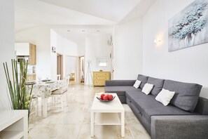 TV - Elia Apartments - Apartment with Garden View (Savudrija)