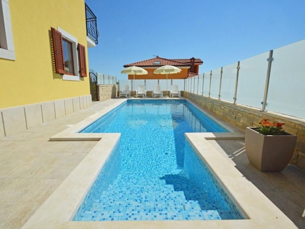 Piscine extérieure
