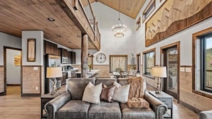 Unclassified image, 2 of 72, button - Indoor Pool/Theater Rm/Hot Tub/Mtn view/Grill (Sevierville)
