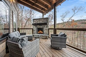 Property grounds - Indoor Pool/Theater Rm/Hot Tub/Mtn view/Grill (Sevierville)