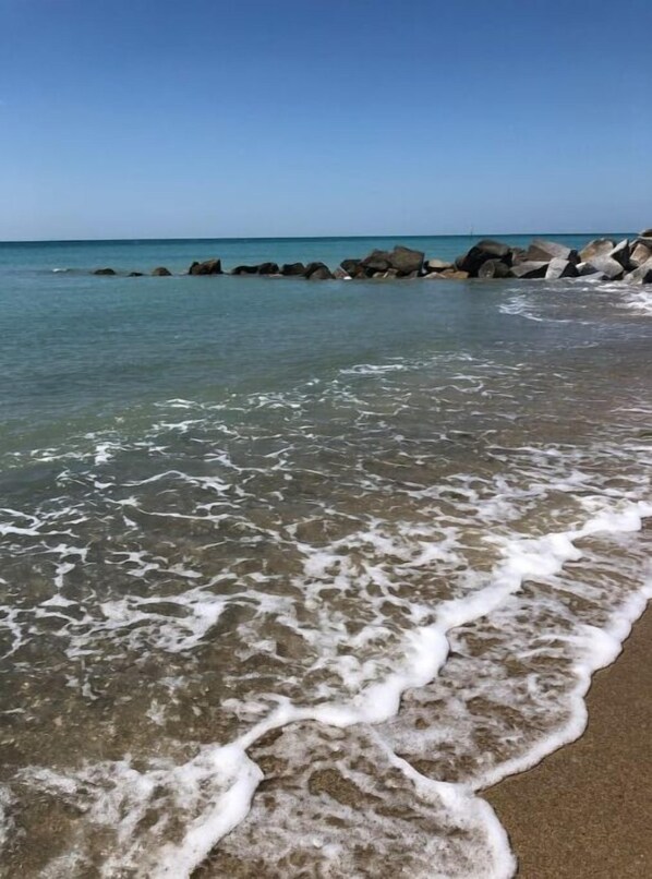 Beach - La Cachette du Paradis (Tourneville-sur-Mer)