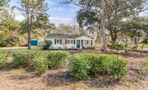 Exterior - Cozy Cottage + Yard, Near Downtown, Parks & Trails, 15 min to Parris Island (Beaufort)