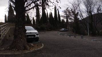 Enceinte de lâhĂ©bergement