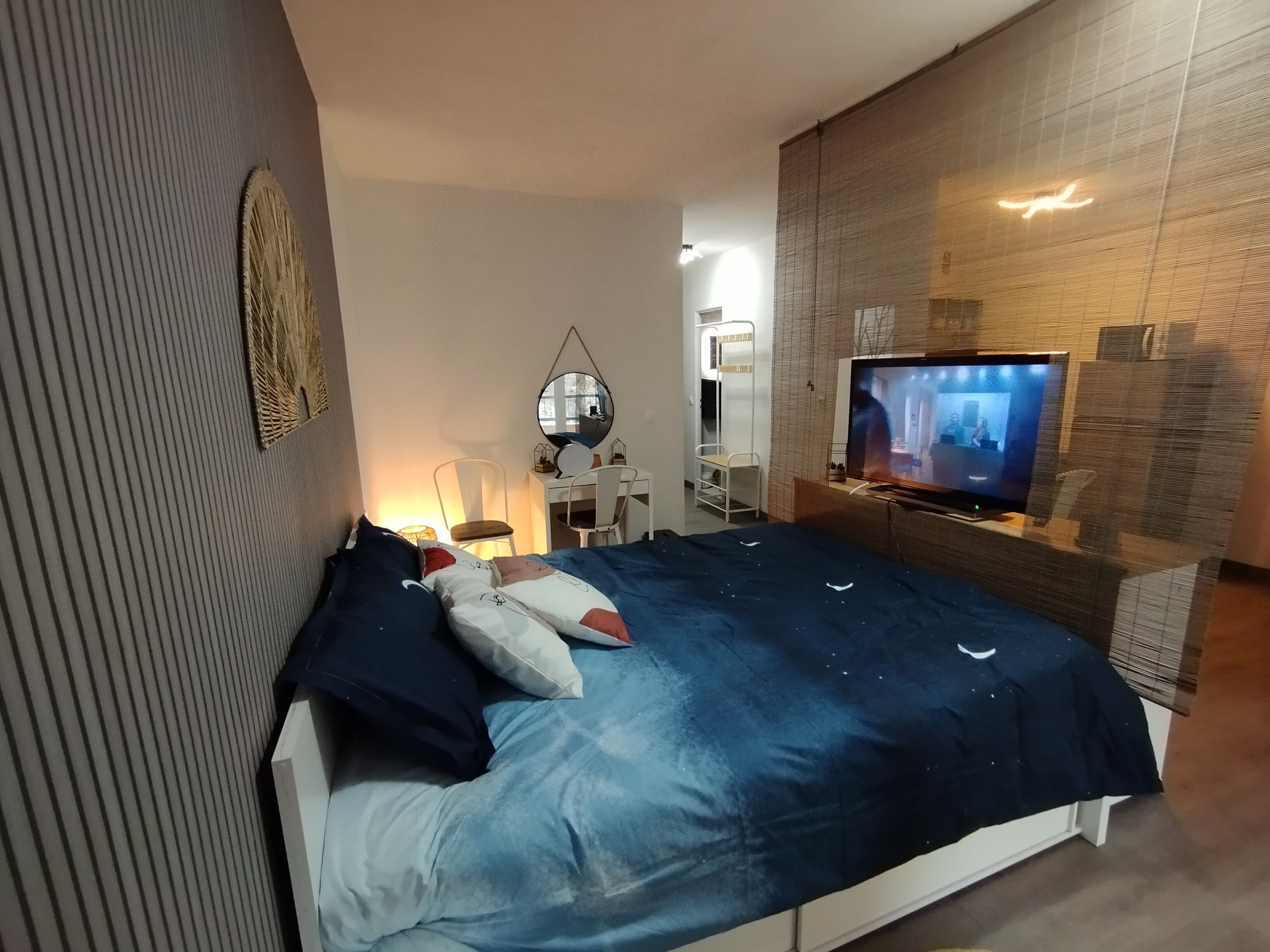 1 dormitorio, escritorio, tabla de planchar con plancha y wifi gratis