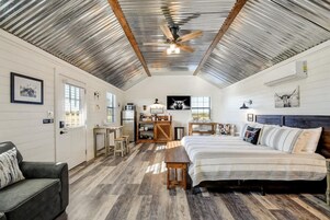 4 habitaciones, decoración personalizada y muebles diferentes 