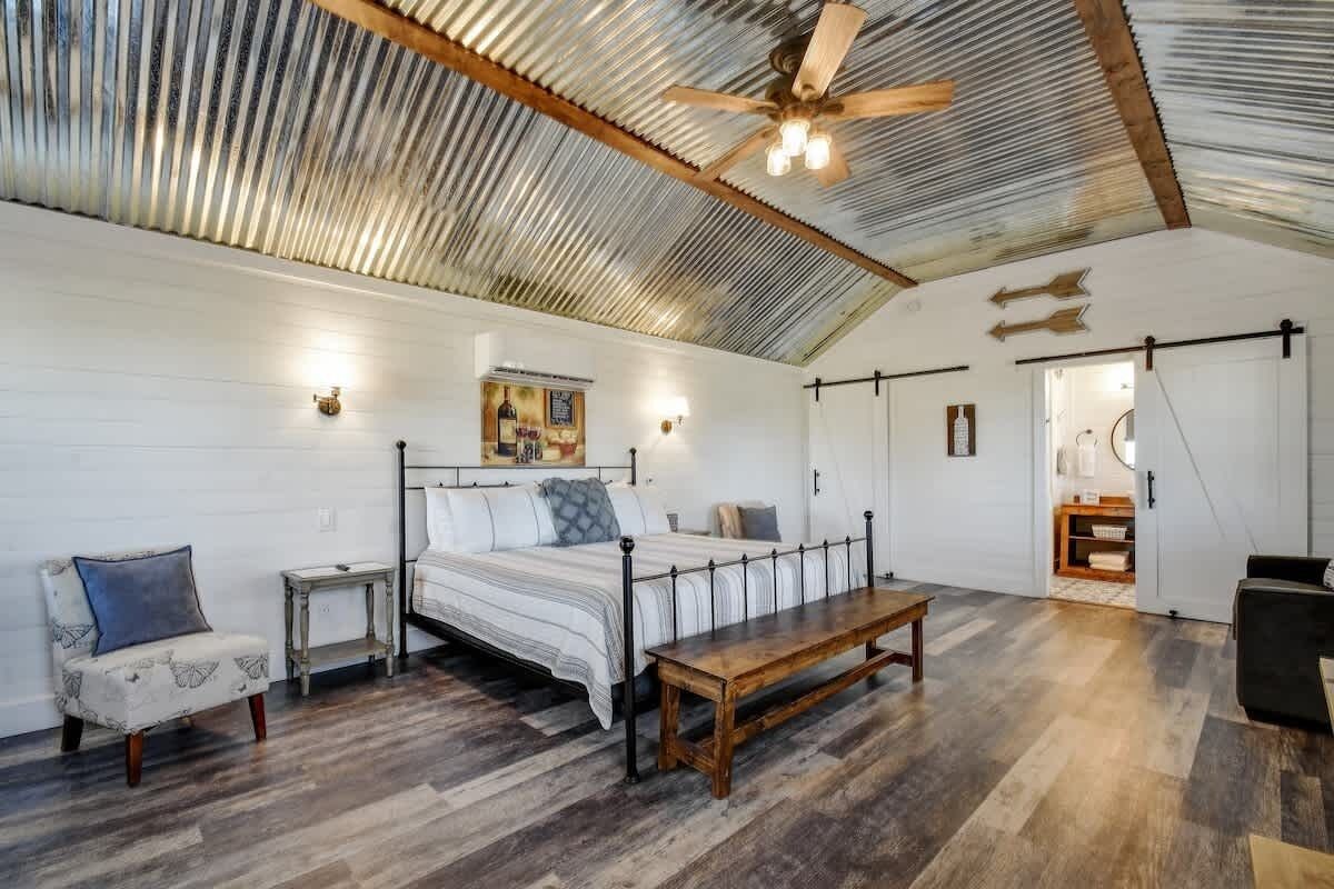 Cottage, 1 King Bed, Patio (871 Old Harper #3) | 1 bedroom, individually decorated, individually furnished, desk